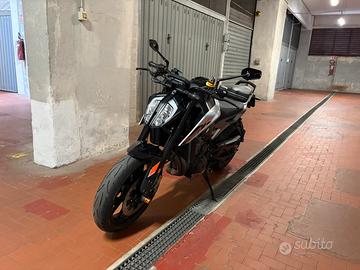 Ktm Duke 790 2024 OPTIONAL (descrizione)