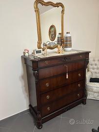 Vari pezzi di arredamento