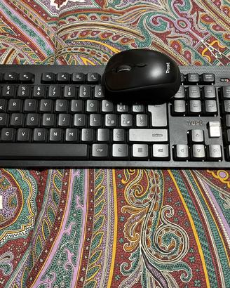 Tastiera e mouse TRUST Wi-Fi wireless  per Windows