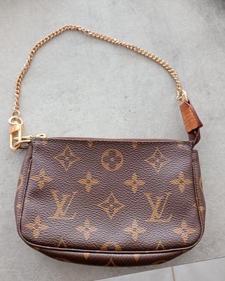 Mini Pochette Accessories di Louis Vuitton 