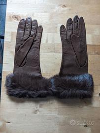 Guanti in pelle marrone con bordo alto di pelo