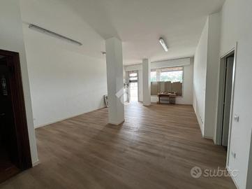 NEGOZIO A GALLIERA VENETA