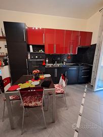 Mobili e cucina completa
