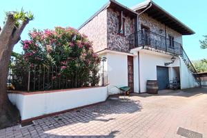 PORZIONE DI BIFAMILIARE A PALERMO