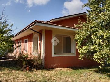 VILLA SINGOLA A CASTELFRANCI