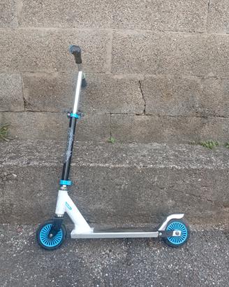 monopattino Oxelo dai 3 ai 9 anni max