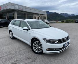 VOLKSWAGEN Passat Variant 1.6 TDI SCR DSG Busine