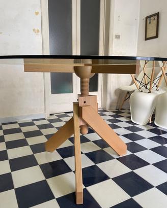 Tavolo “Vedun” di Vico Magistretti per DePadova