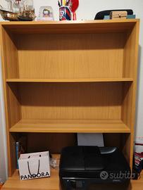 scrivania con libreria 