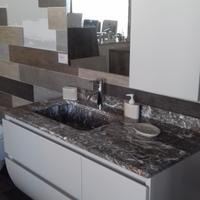 Mobile da bagno moderno nuovo da esposizione