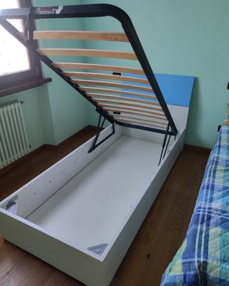 Letto singolo + comodino