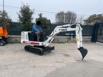 E129 Mini escavatore 14 q