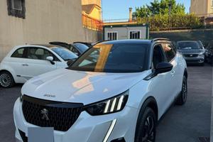 PEUGEOT 2008 GT
