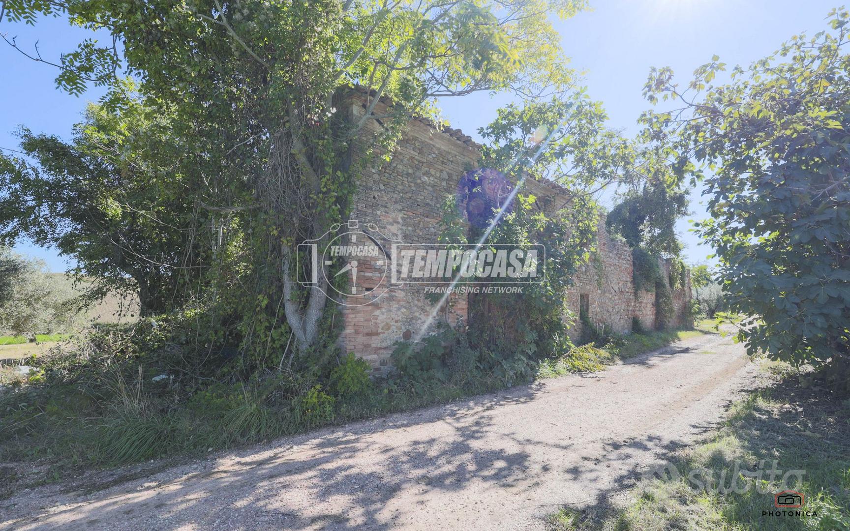 RUSTICO INDIPENDENTE CON TERRENO - MORCIANO DI ROM - Vista 5