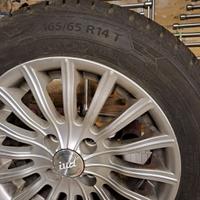 Pneumatici invernali 165/65 r14 con cerchi