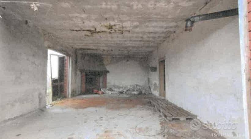 Immobile in asta di 141308 m² con 1 locale a Robec - Vista 5