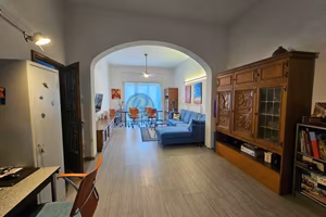 Villa di 180 m² con più di 5 locali a Viareggio