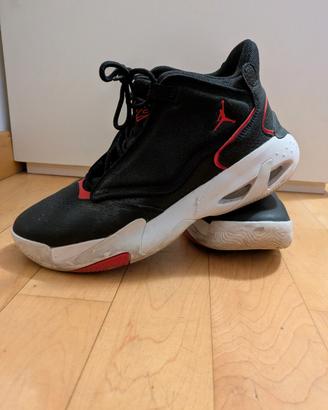 Nike Air Jordan Max Aura 4