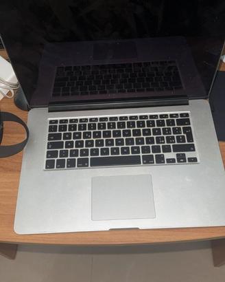 Mac Book Pro (2015)