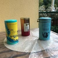 Set di tre barattoli in latta