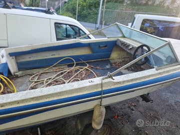 Motoscafo da sistemare
