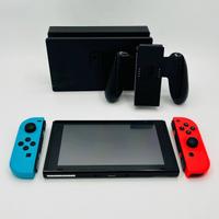 Nintendo Switch – Completa di Scatola e Accessori