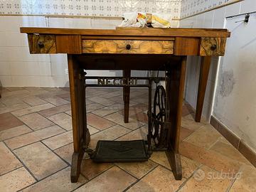 Macchina da cucire Necchi