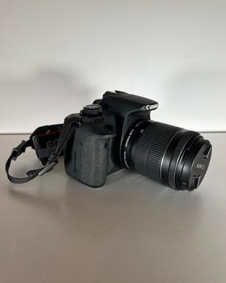 Fotocamera Canon EOS 700D + obiettivo Canon 18-55
