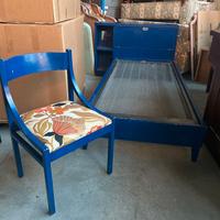 Letto singolo con testata