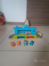 Disney Pixar Cars Autolavaggio Balena Sottomarino 