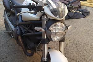 Moto ducati monster 696 bianca 5074 km