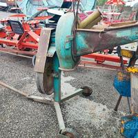 Mulino trainato per mais a cardano