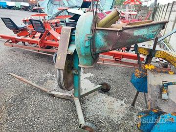 Mulino trainato per mais a cardano