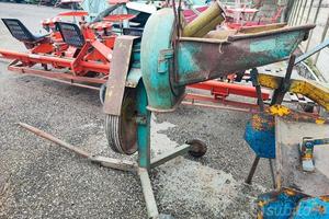 Mulino trainato per mais a cardano