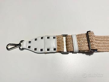 Tracolla Desigual bianca e beige con borchie