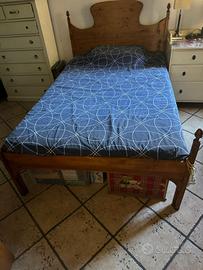 Letto francese inizi 900 in legno massello