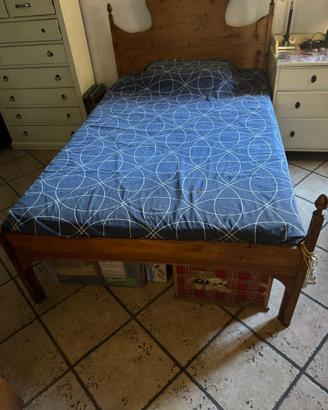 Letto francese inizi 900 in legno massello
