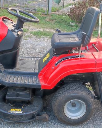 trattorino tagliaerba motore Briggs e stratton 