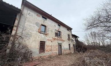 Immobile in asta di 716 m² con più di 5 locali a C