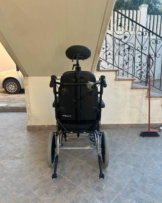 Sedia a rotelle reclinabile 