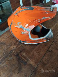 casco e occhiali marca kimo