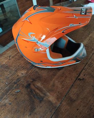 casco e occhiali marca kimo