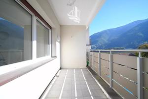 luminoso monolocale con balcone a Plaus