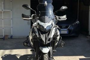 Moto Benelli TRK 502X 2023