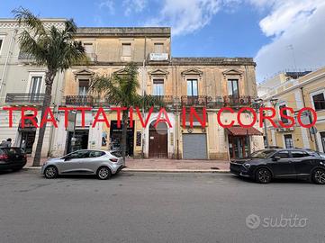 4 LOCALI A BRINDISI