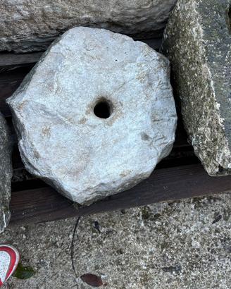 Ruota in pietra  o pietra di macina
