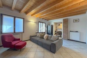 CASA DI CORTE A PADENGHE SUL GARDA