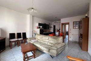 Guspini - Appartamento al piano terra con giardino