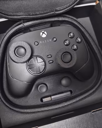 Razer Wolverine V3 Pro Xbox e PC - PARI AL NUOVO
