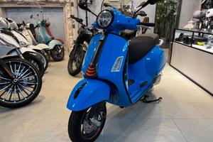 Vespa 310 GTS hpe Super Sport